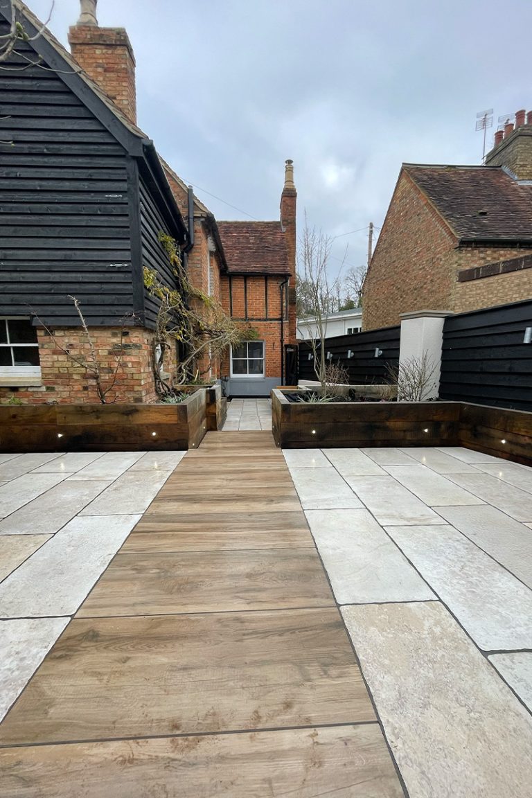Wards Builders & Developers Ltd - Landscaping - Ampthill - 14