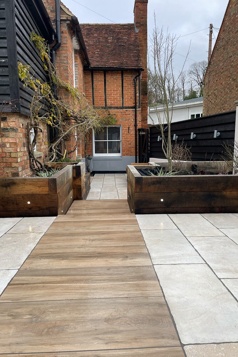 Wards Builders & Developers Ltd - Landscaping - Ampthill - 15