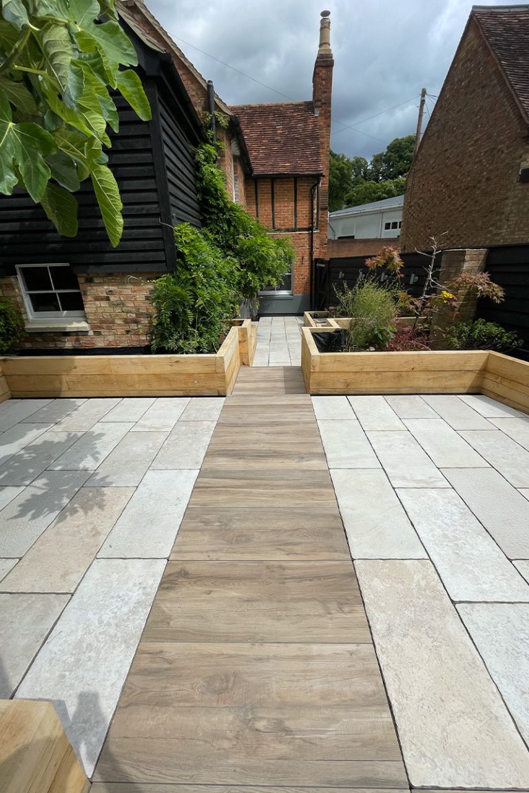 Wards Builders & Developers Ltd - Landscaping - Ampthill - 29